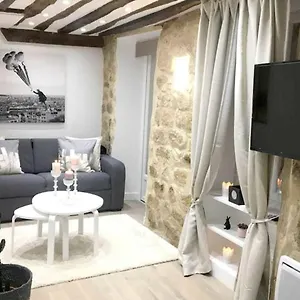 https://charming-1br-appartement-montorgueil-republique.fr-paris.fr